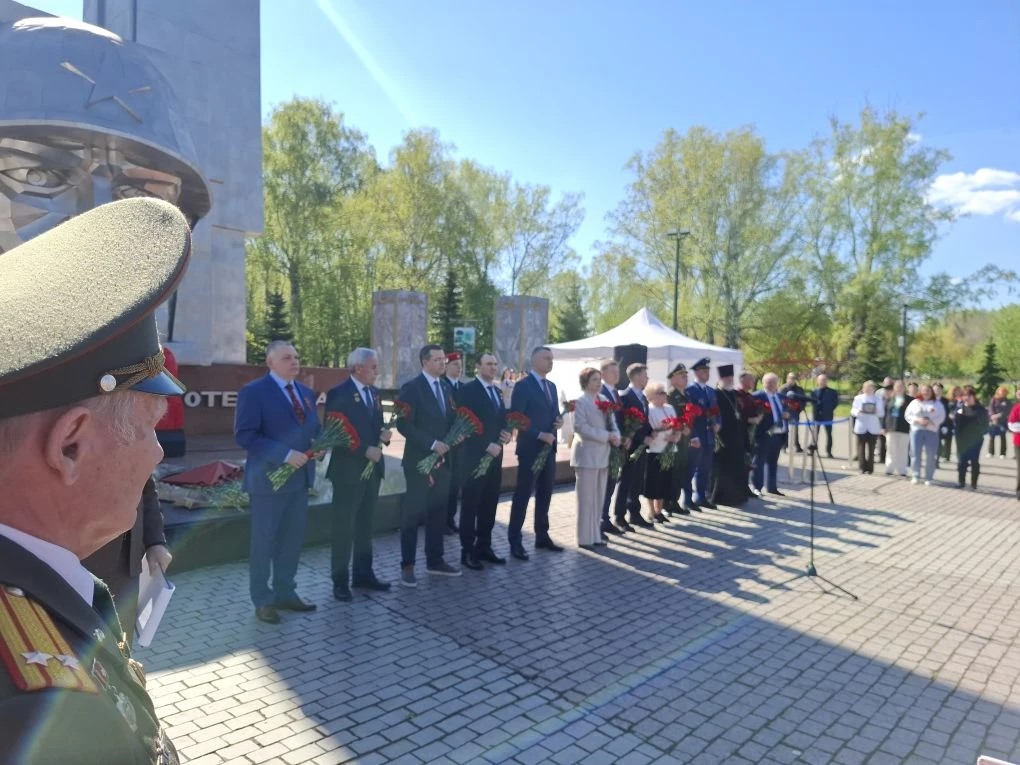 Колледж Комитент чтит память героев: 81-я годовщина Великой Победы в парке «Сад Победы»